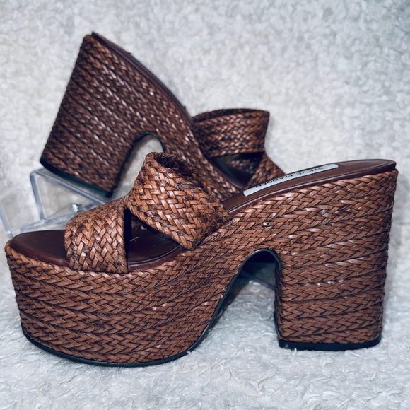 Steve Madden Gianni Woven Platform Sandals - Picture 6 of 11